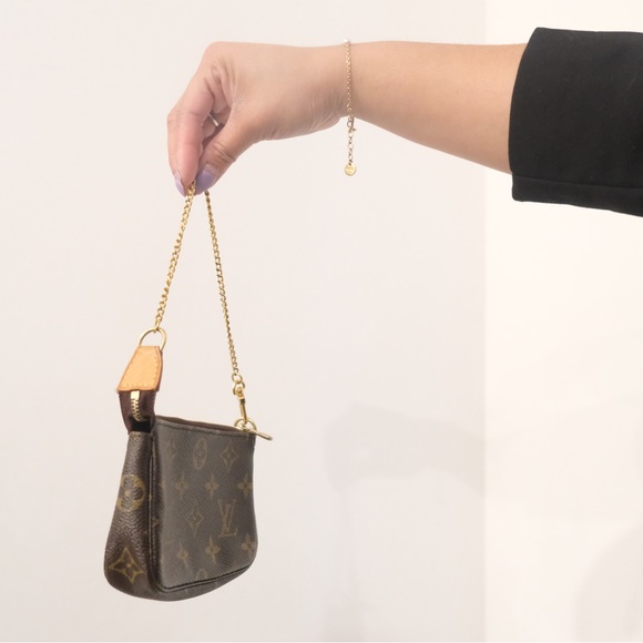 Louis Vuitton Mini Pochette - Picture 3 of 12